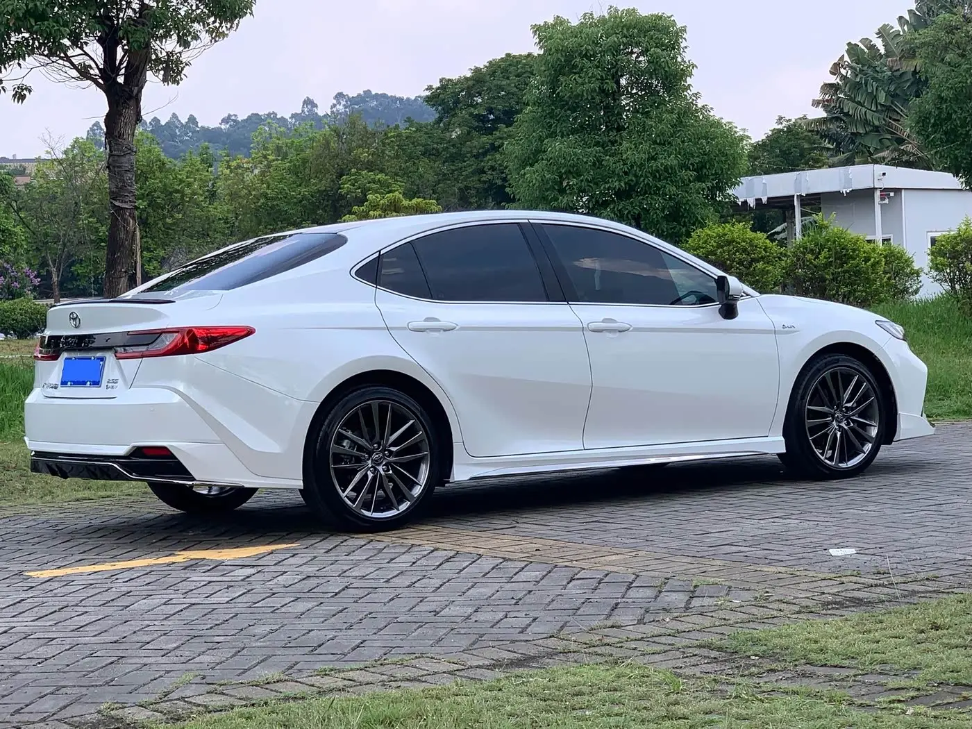 Toyota Camry 2025 — Фото 6/17