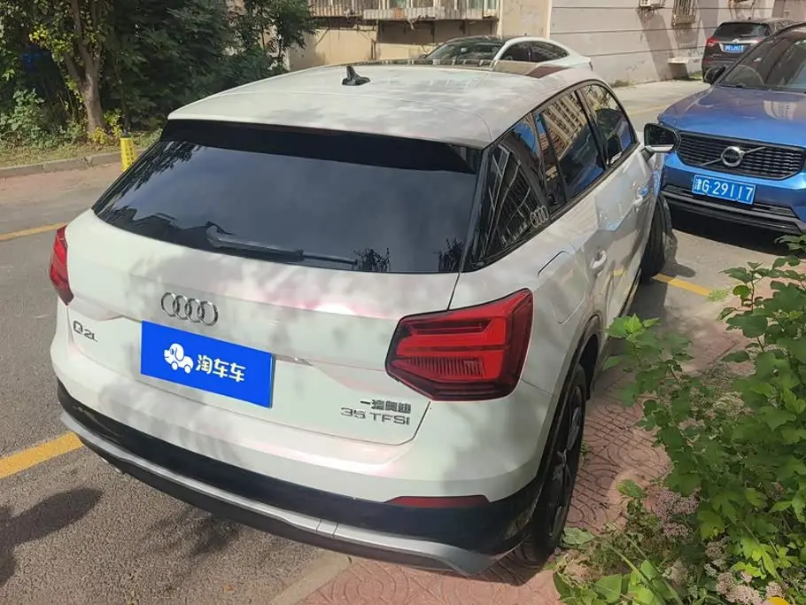 Audi Q2L 2021 — Photo 3/16