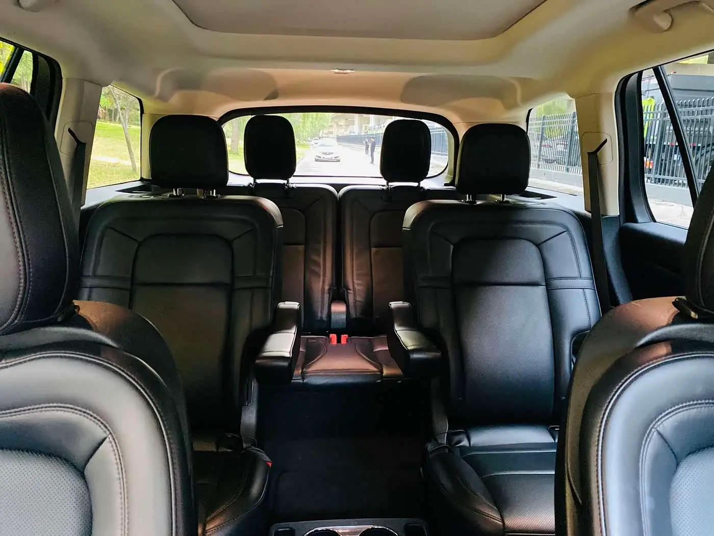 Lincoln Aviator 2021 — Photo 15/18
