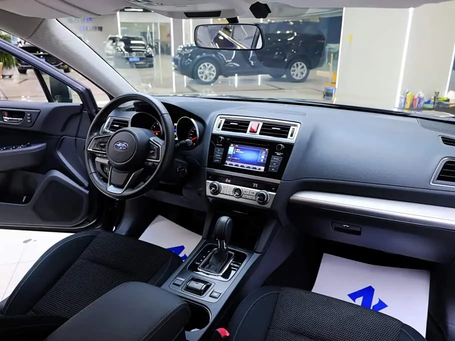 Subaru Legacy 2020 — ფოტო 19/20