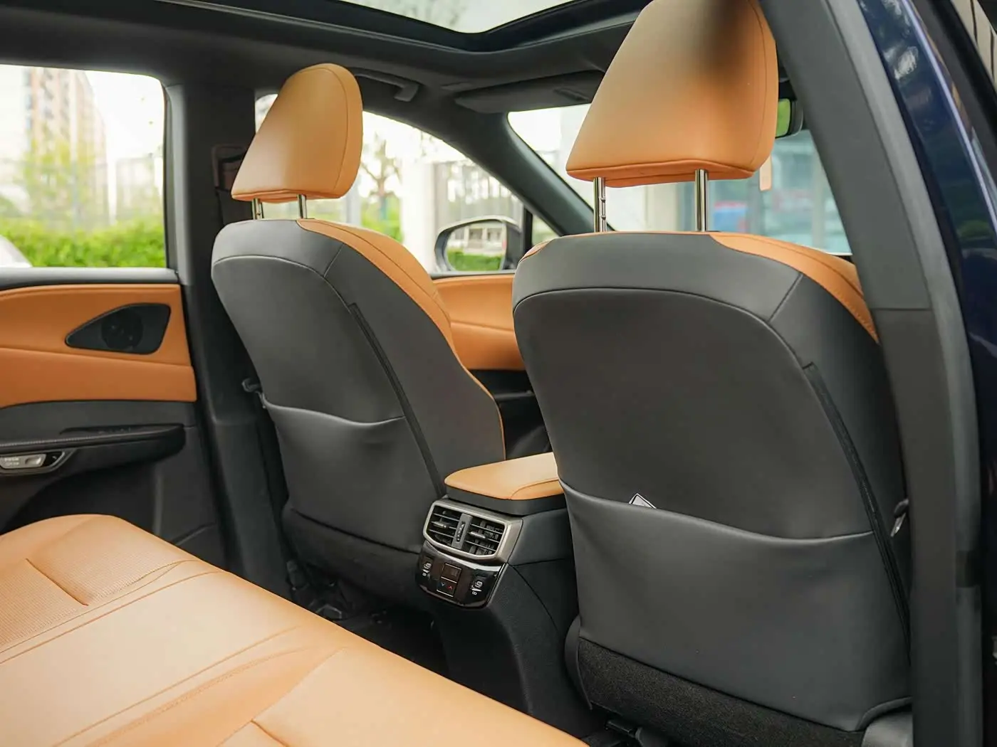 Lexus RX 2023 — Photo 12/20