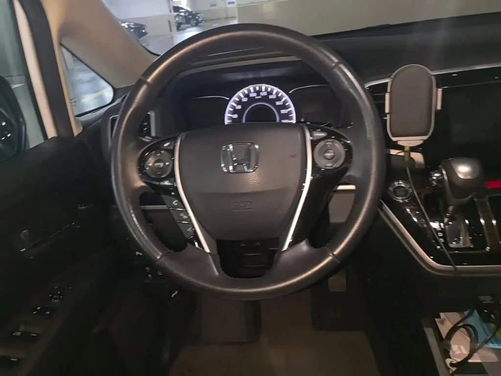 Honda Odyssey 2018 — Photo 3/20
