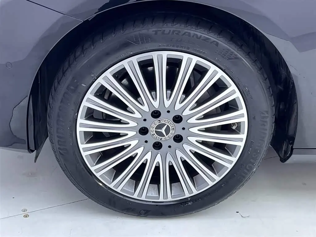 Mercedes-Benz E-Class 2020 — Photo 11/20