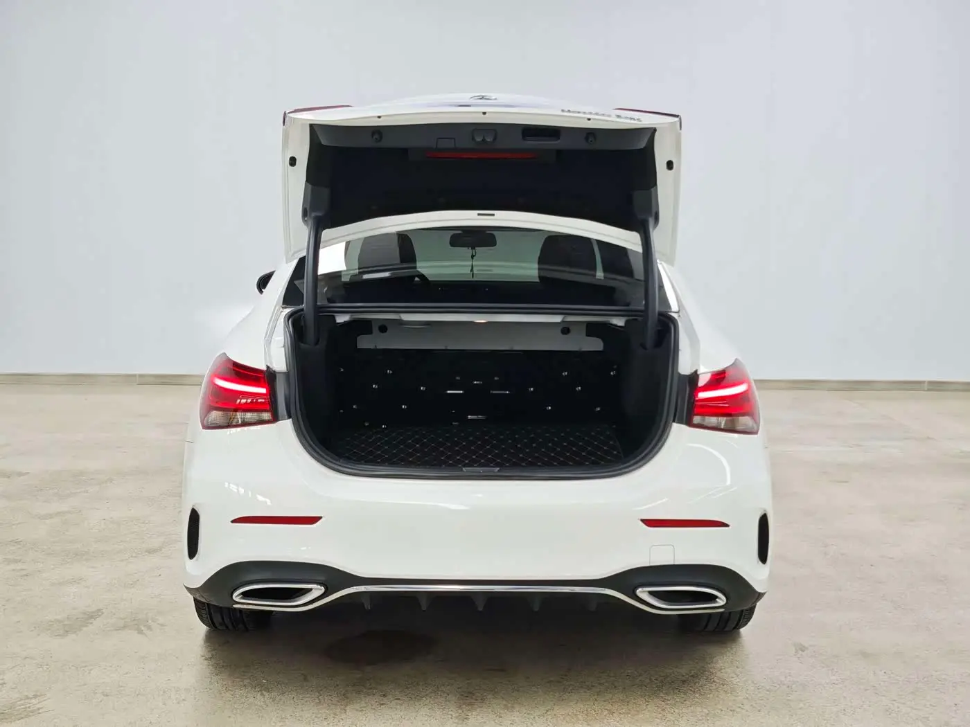 Mercedes-Benz A-Class 2023 — Şəkil 6/9