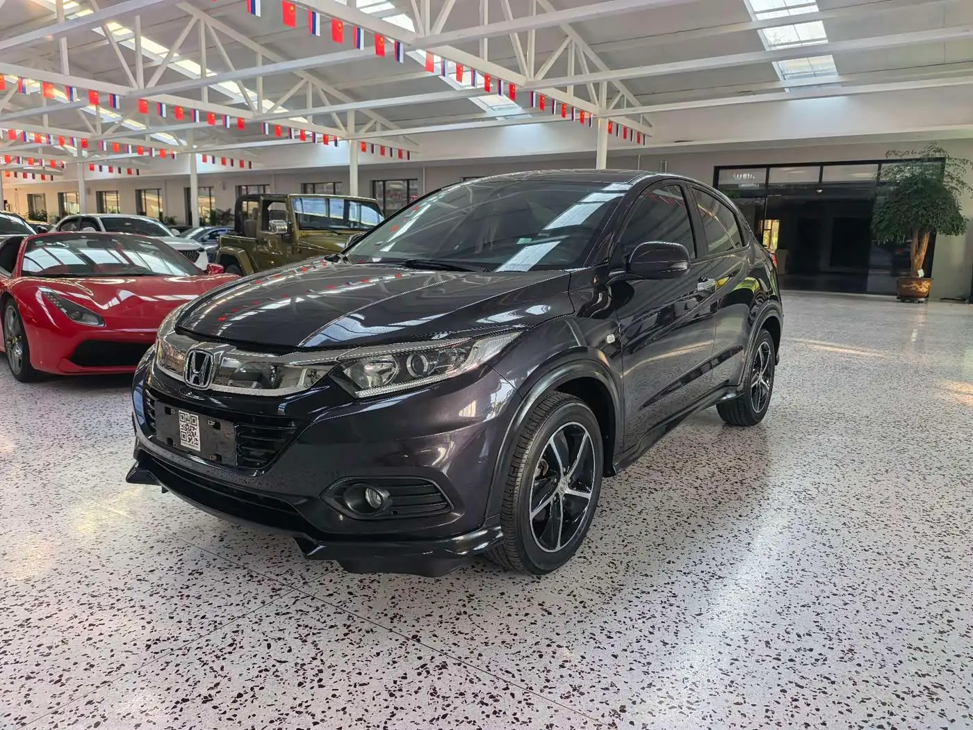 Honda Vezel 2022 — Photo 1/19