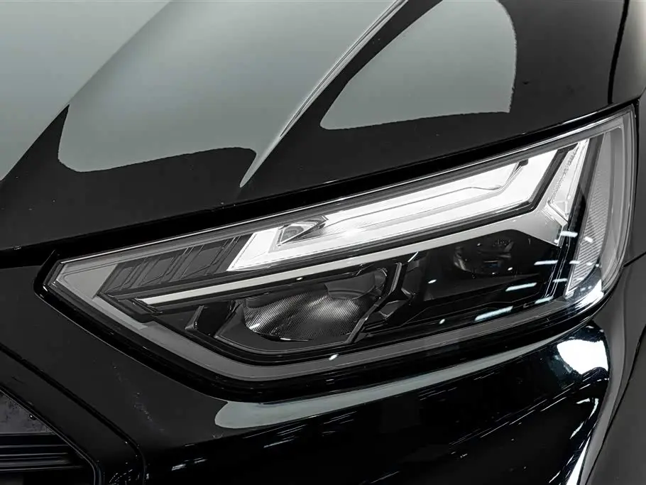 Audi Q5L 2024 — Фото 4/20