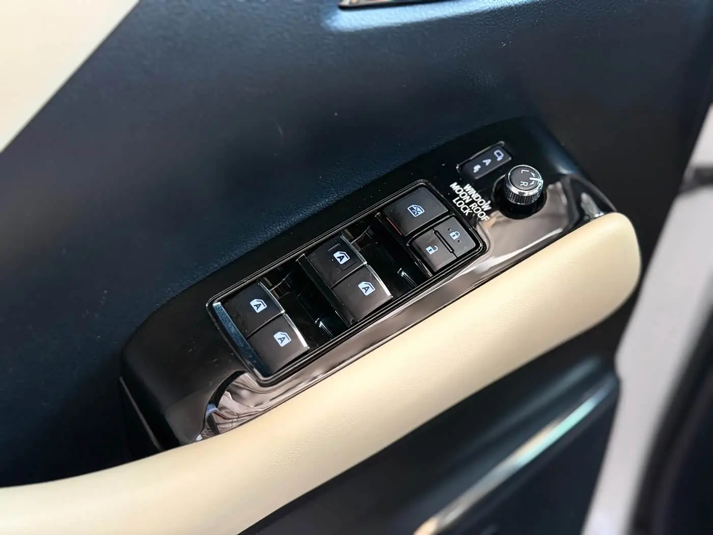 Toyota Alphard 2018 — Фото 8/20