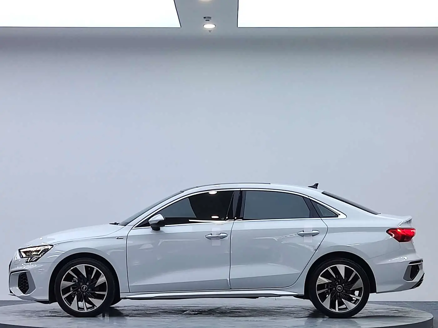 Audi A3 2023 — Photo 5/18