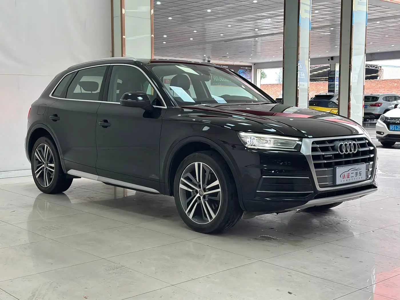 Audi Q5L 2020 — Фото 3/18