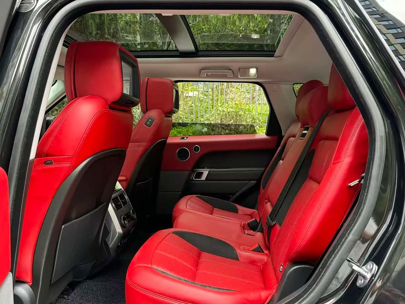 Land Rover Range Rover Sport 2018 — Photo 8/16