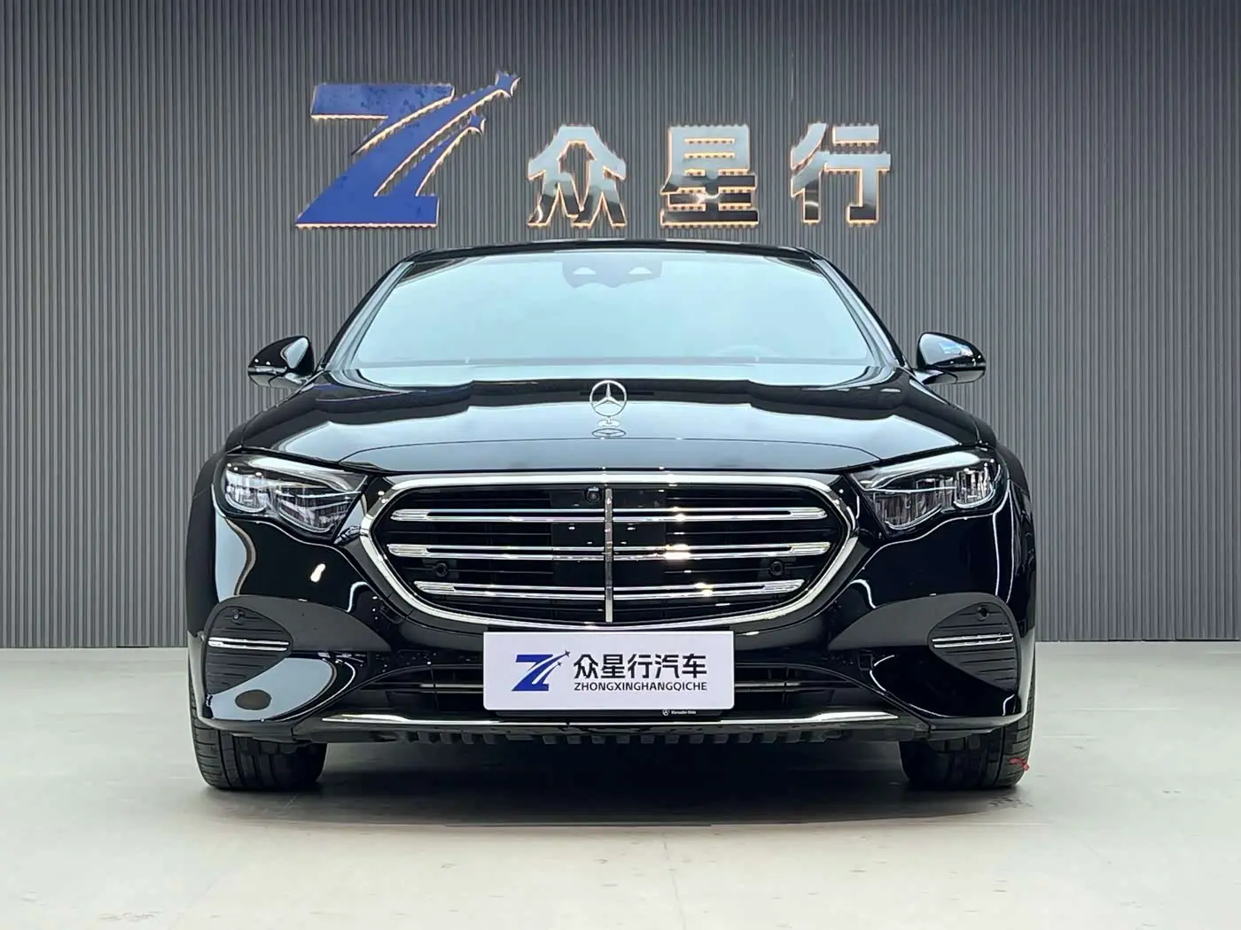 Mercedes-Benz E-Class 2024 — Фото 2/17
