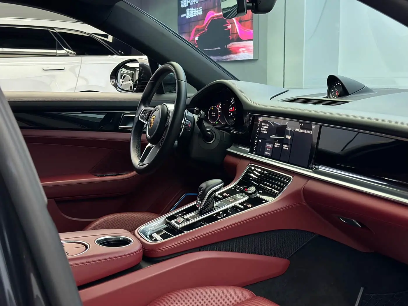 Porsche Panamera 2019 — Şəkil 14/20