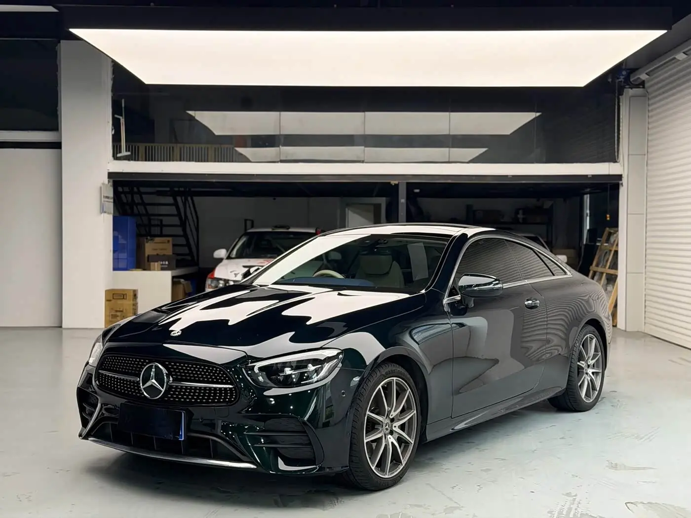 Mercedes-Benz E-Class 2024 — ფოტო 1/9