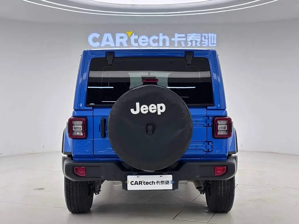 Jeep Wrangler 2023 — Фото 6/20