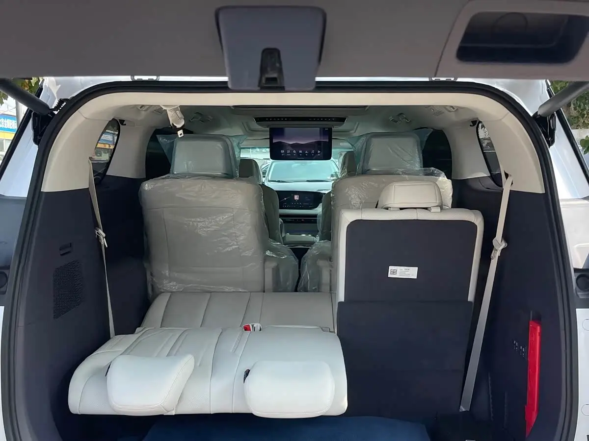 Buick GL8 2025 — Photo 12/19