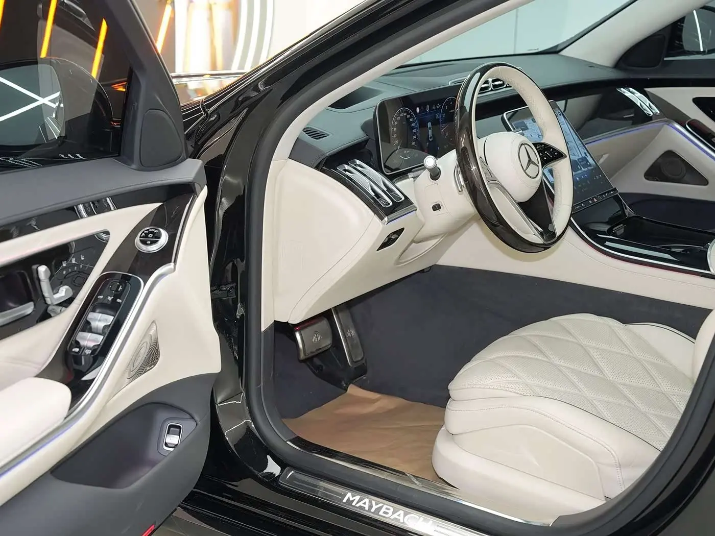 Mercedes-Benz Maybach S-Class 2023 — Фото 9/20