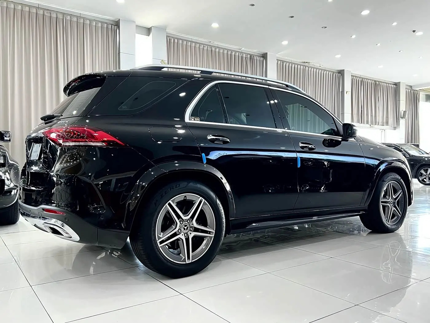 Mercedes-Benz GLE 2021 — Фото 4/20