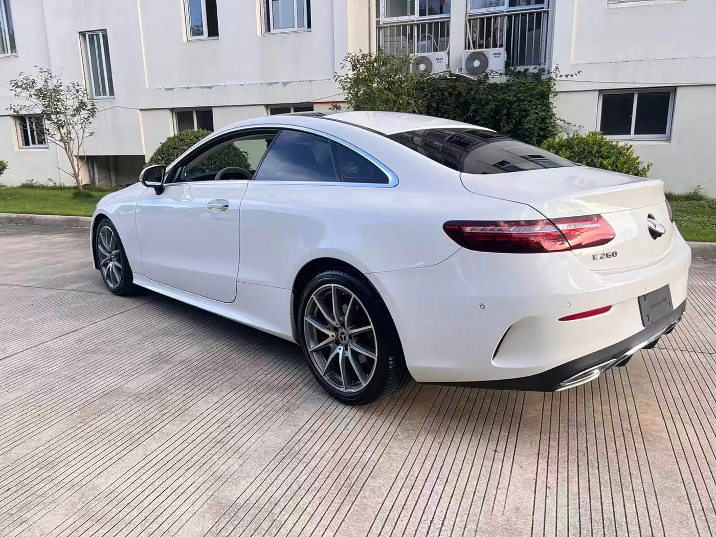 Mercedes-Benz E-Class 2021 — Фото 19/20