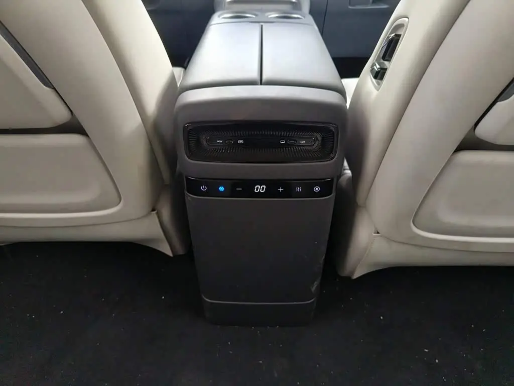 Voyah Auto Voyah Dreamer 2025 — Photo 8/18