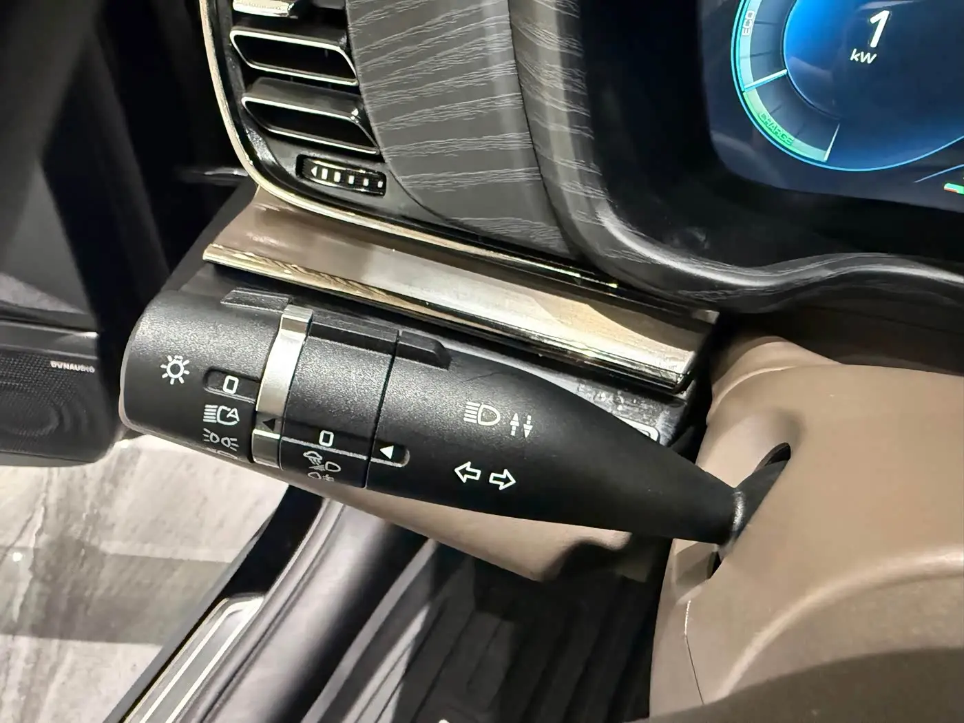 BYD Han 2023 — Photo 14/20