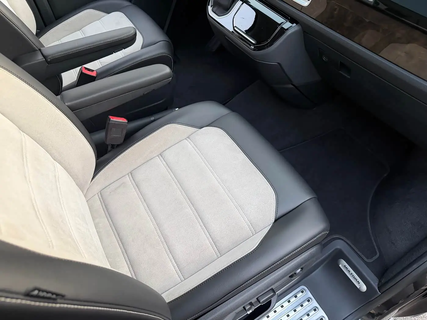 Volkswagen Multivan 2019 — Фото 10/20