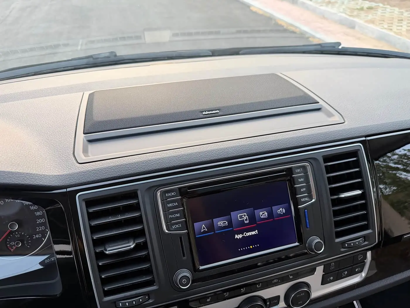 Volkswagen Multivan 2019 — Фото 15/20