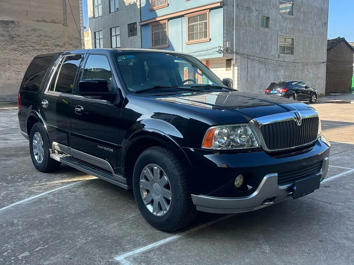 Lincoln Navigator 2005 — Şəkil 2/20
