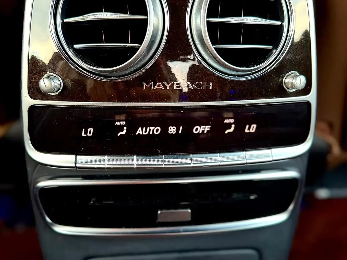 Mercedes-Benz Maybach S-Class 2018 — Photo 12/16