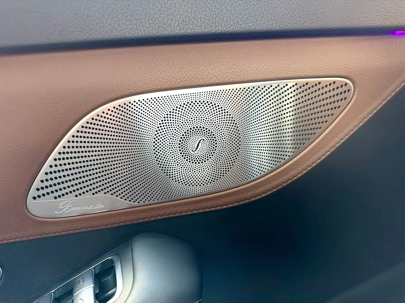 Mercedes-Benz Maybach S-Class 2018 — Photo 11/16