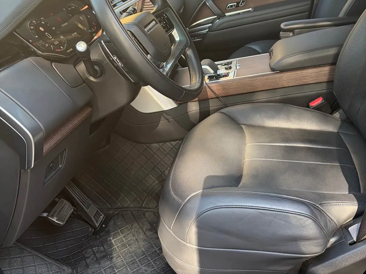 Land Rover Range Rover 2023 — Фото 13/17