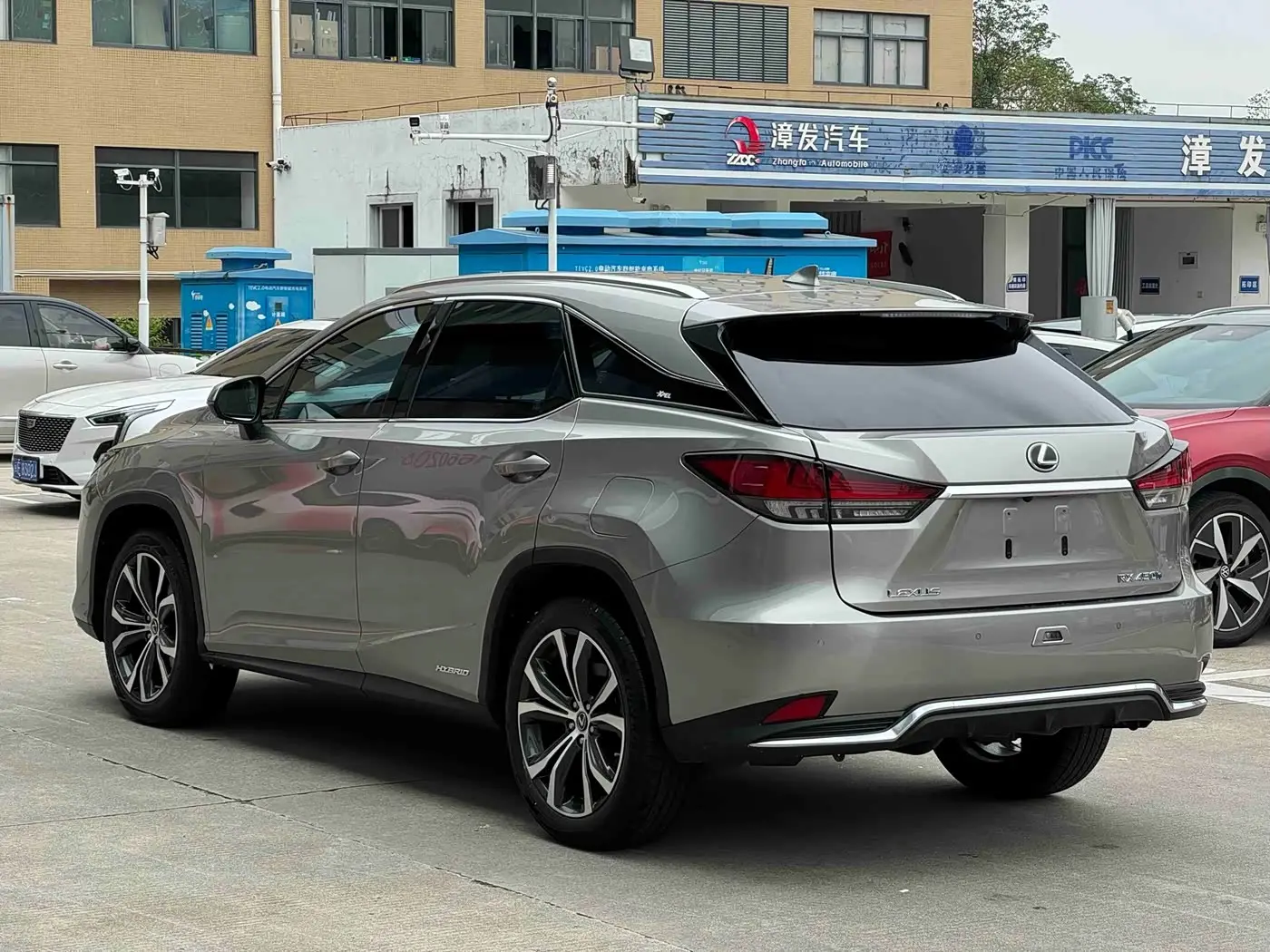 Lexus RX 2021 — Photo 9/9