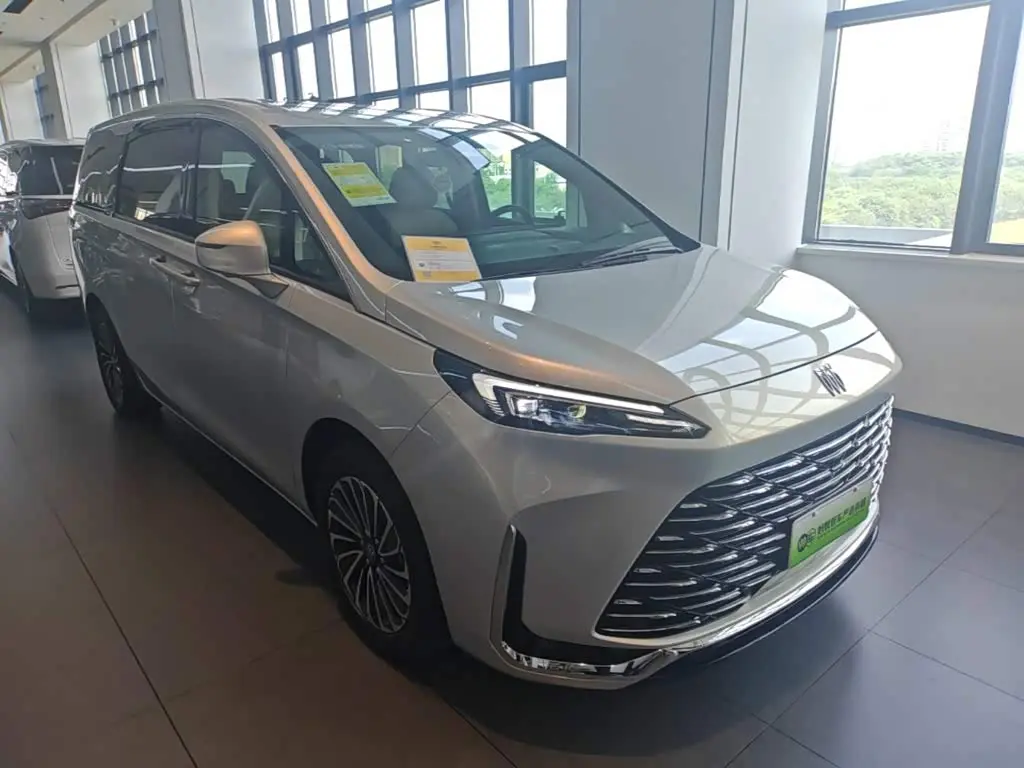 Buick GL8 New Energy 2025 — Photo 4/20