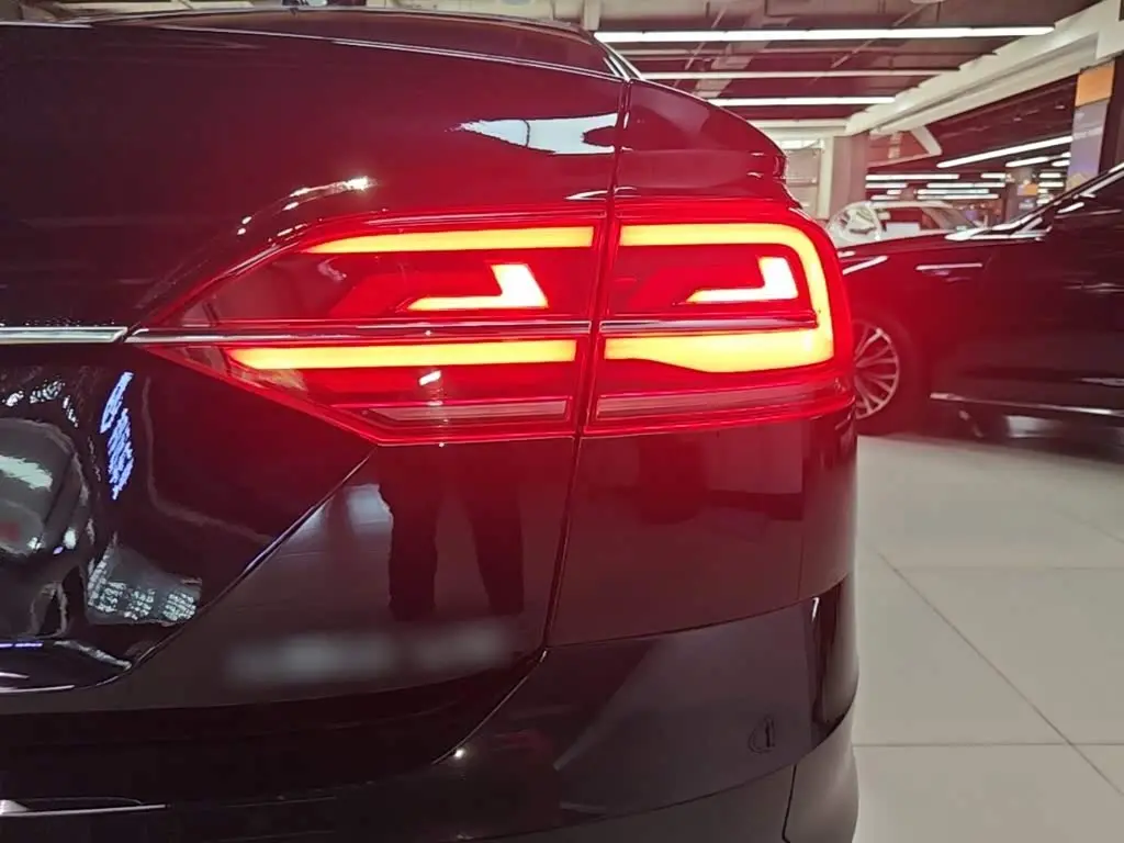 Volkswagen Phideon 2023 — Фото 8/20