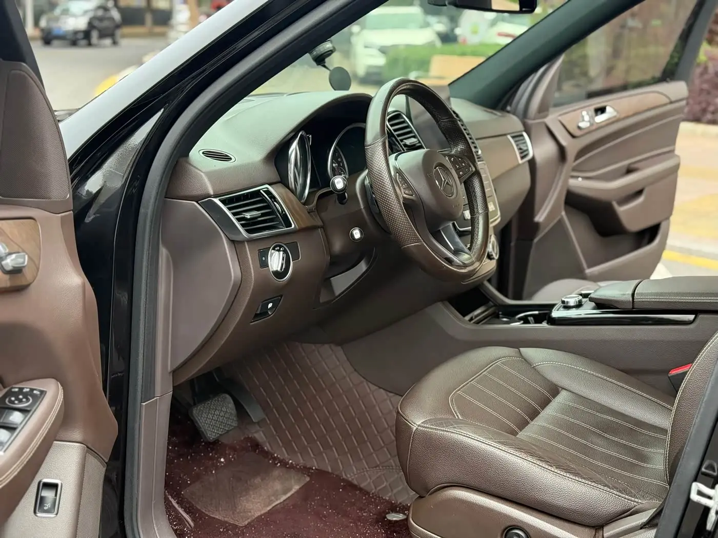 Mercedes-Benz GLE 2016 — Photo 4/9