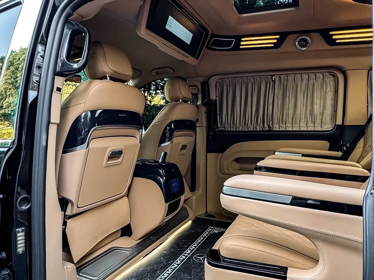 Mercedes-Benz Vito 2023 — Photo 8/20