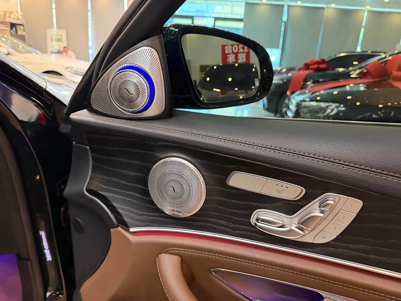 Mercedes-Benz E-Class 2021 — Photo 17/19