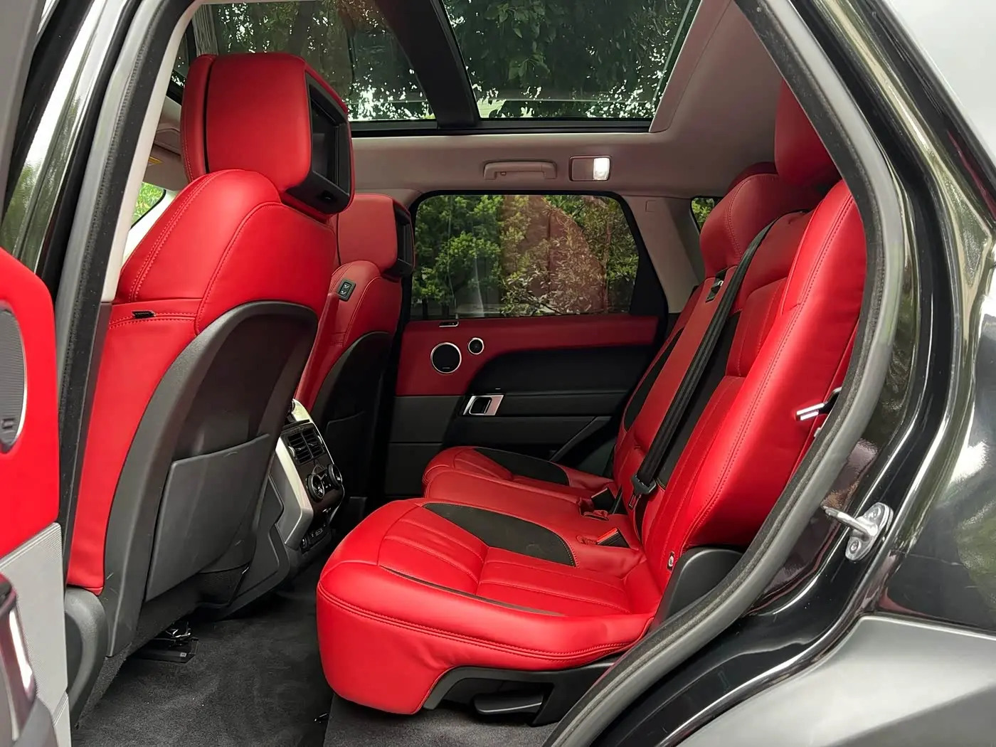 Land Rover Range Rover Sport 2022 — Photo 8/20