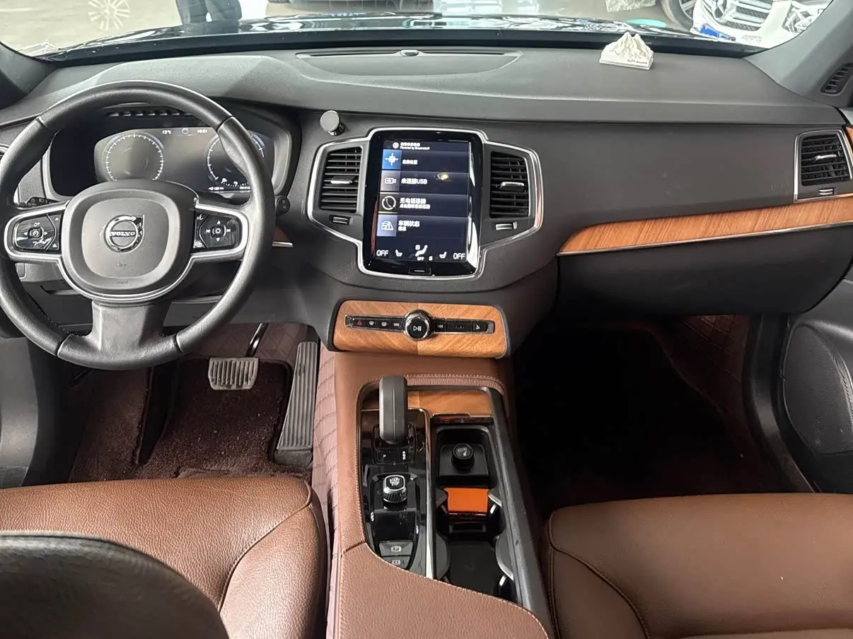 Volvo XC90 2022 — Photo 9/9