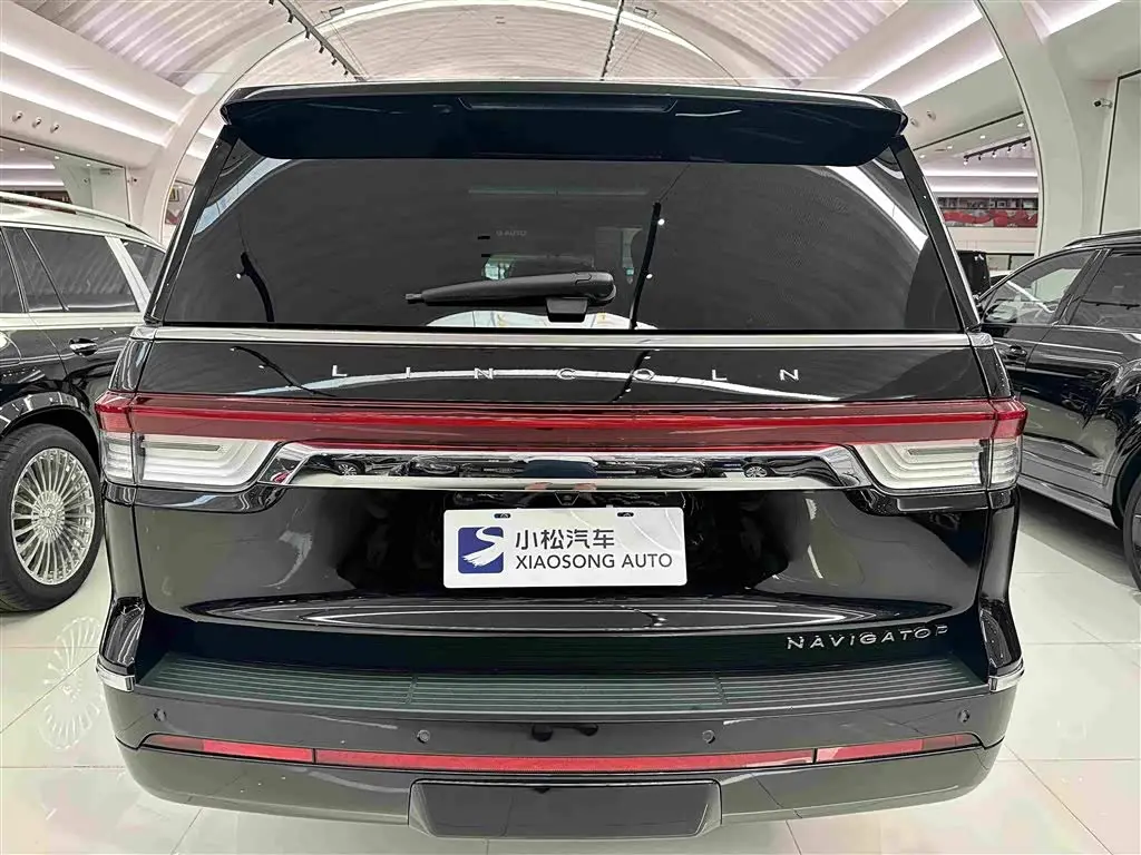 Lincoln Navigator 2023 — Photo 19/19