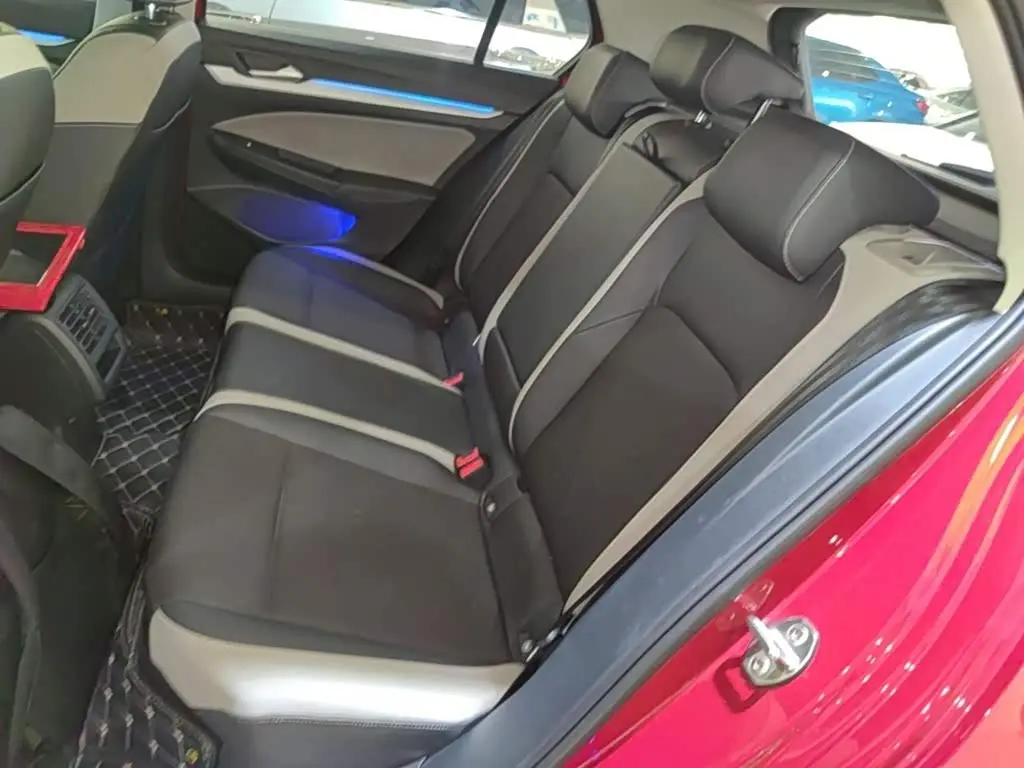 Volkswagen Golf 2021 — Şəkil 17/20