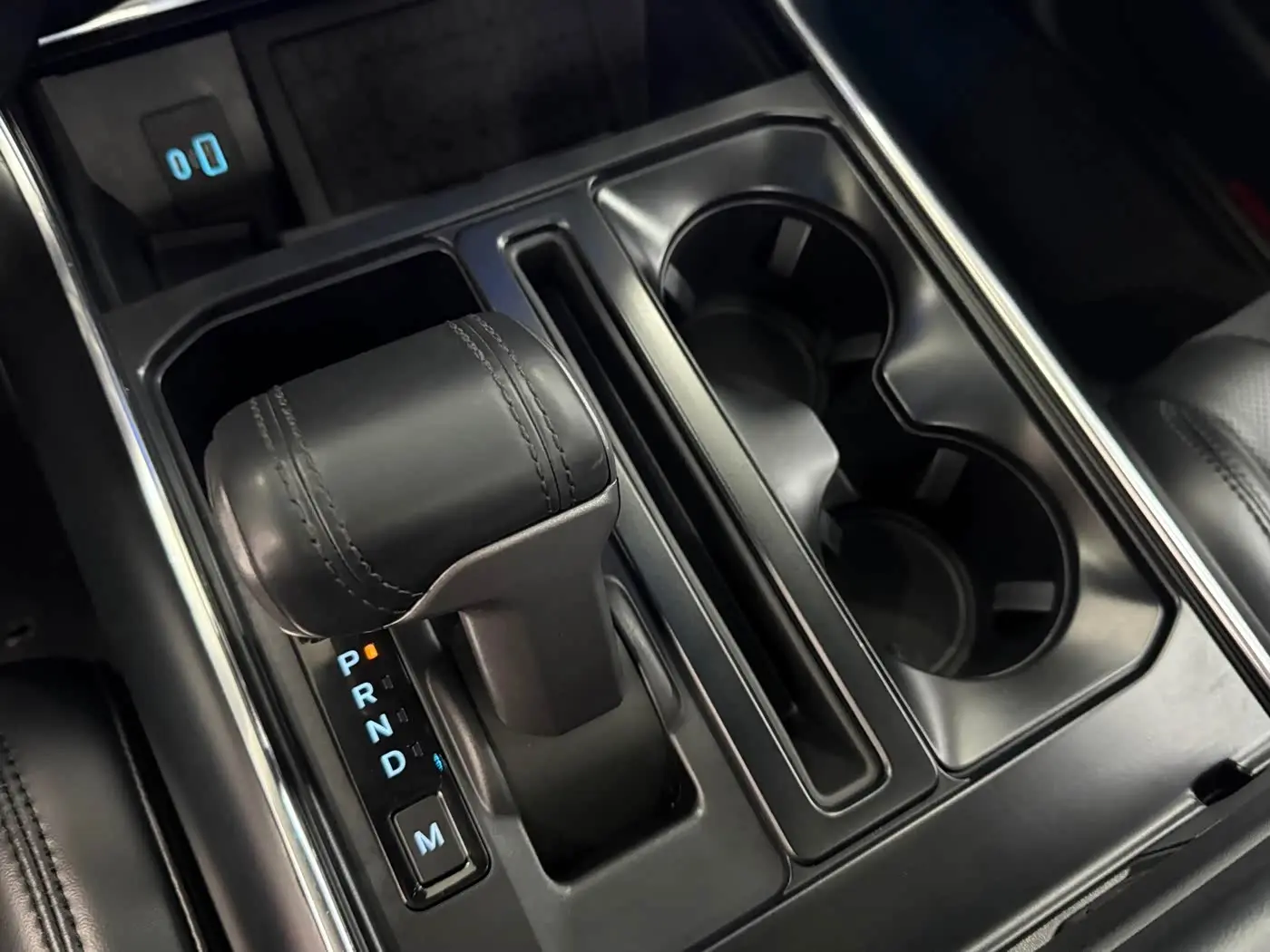 Ford F-150 Raptor 2023 — Фото 7/17