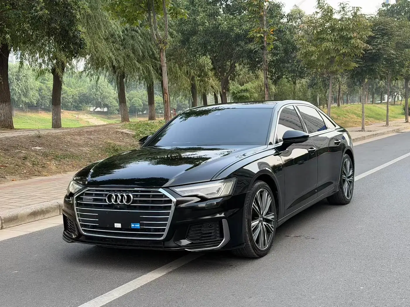 Audi A6L 2020 — Фото 1/9