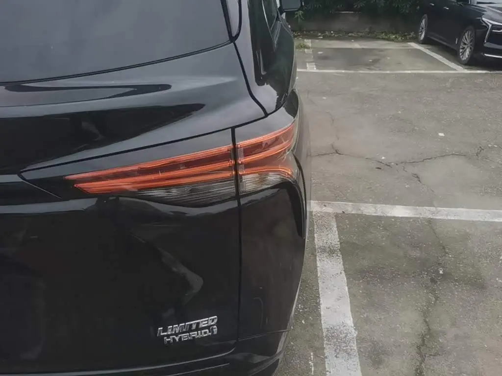 Toyota Sienna 2024 — Photo 8/20