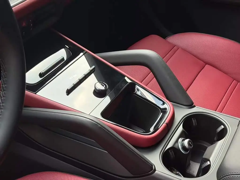 Porsche Cayenne 2023 — Photo 12/20
