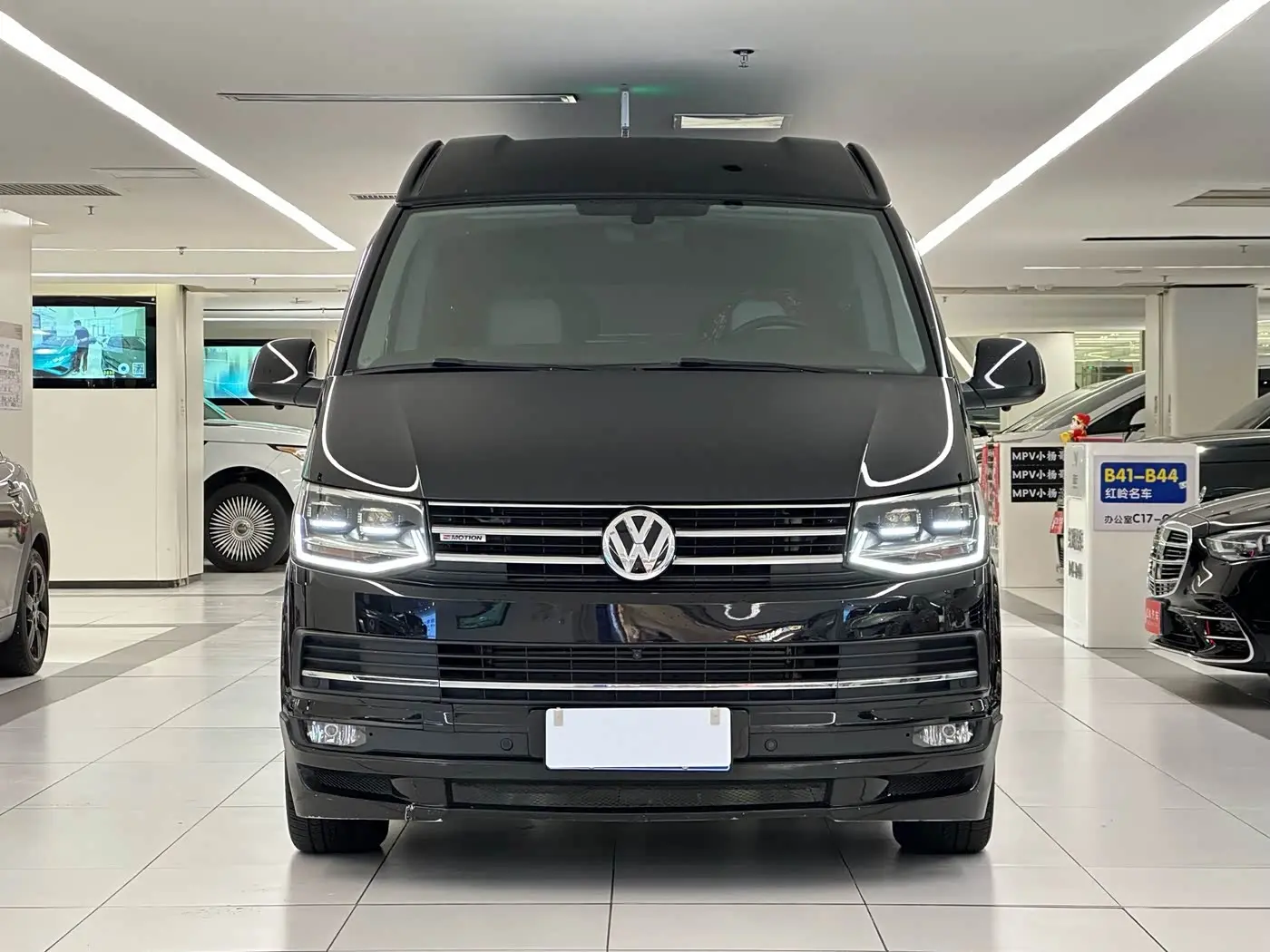 Volkswagen Caravelle 2020 — Photo 2/16