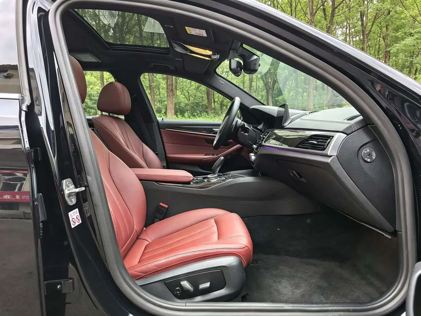 BMW 5 Series 2020 — Photo 10/20