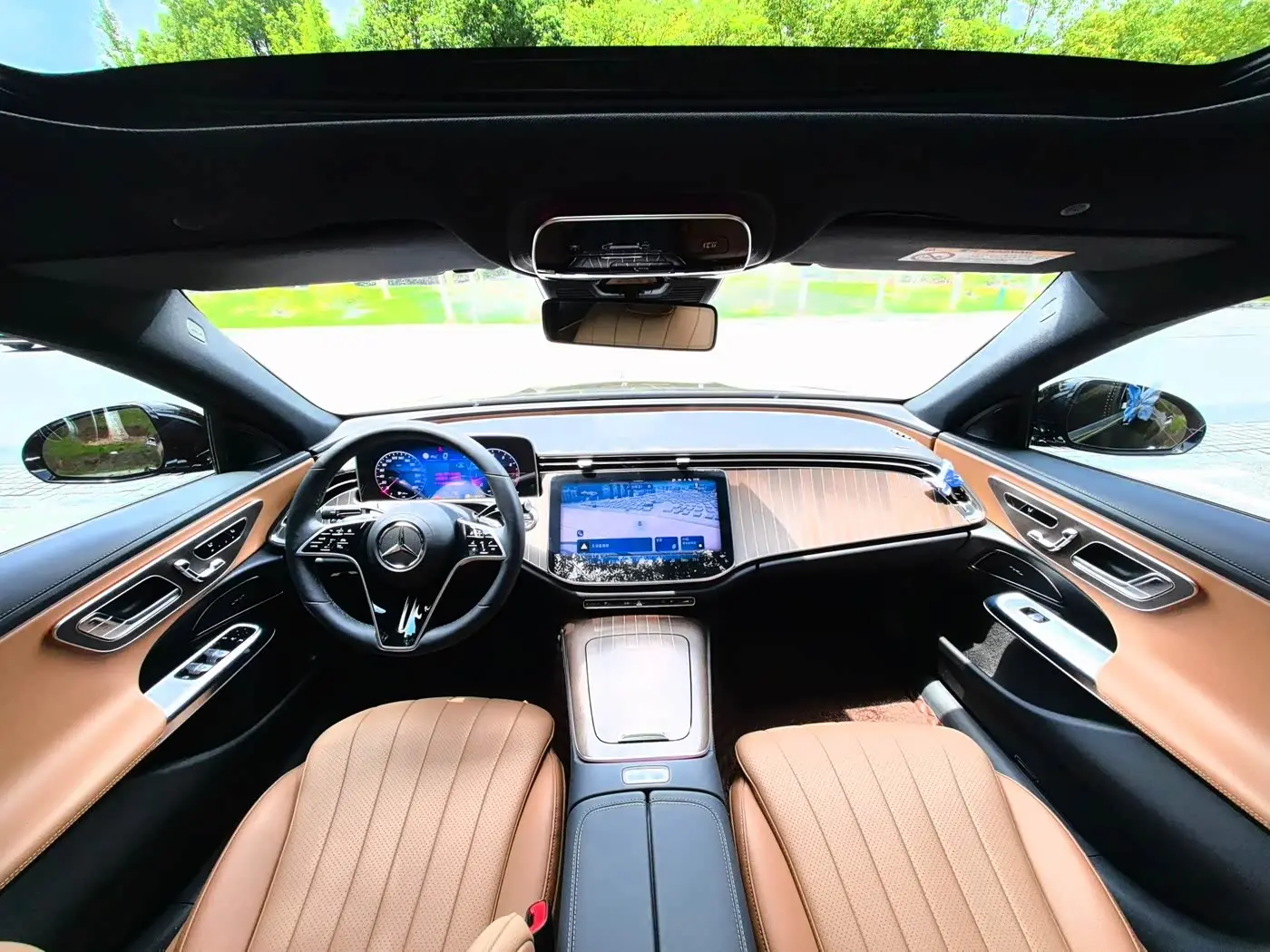 Mercedes-Benz E-Class 2024 — Фото 11/18