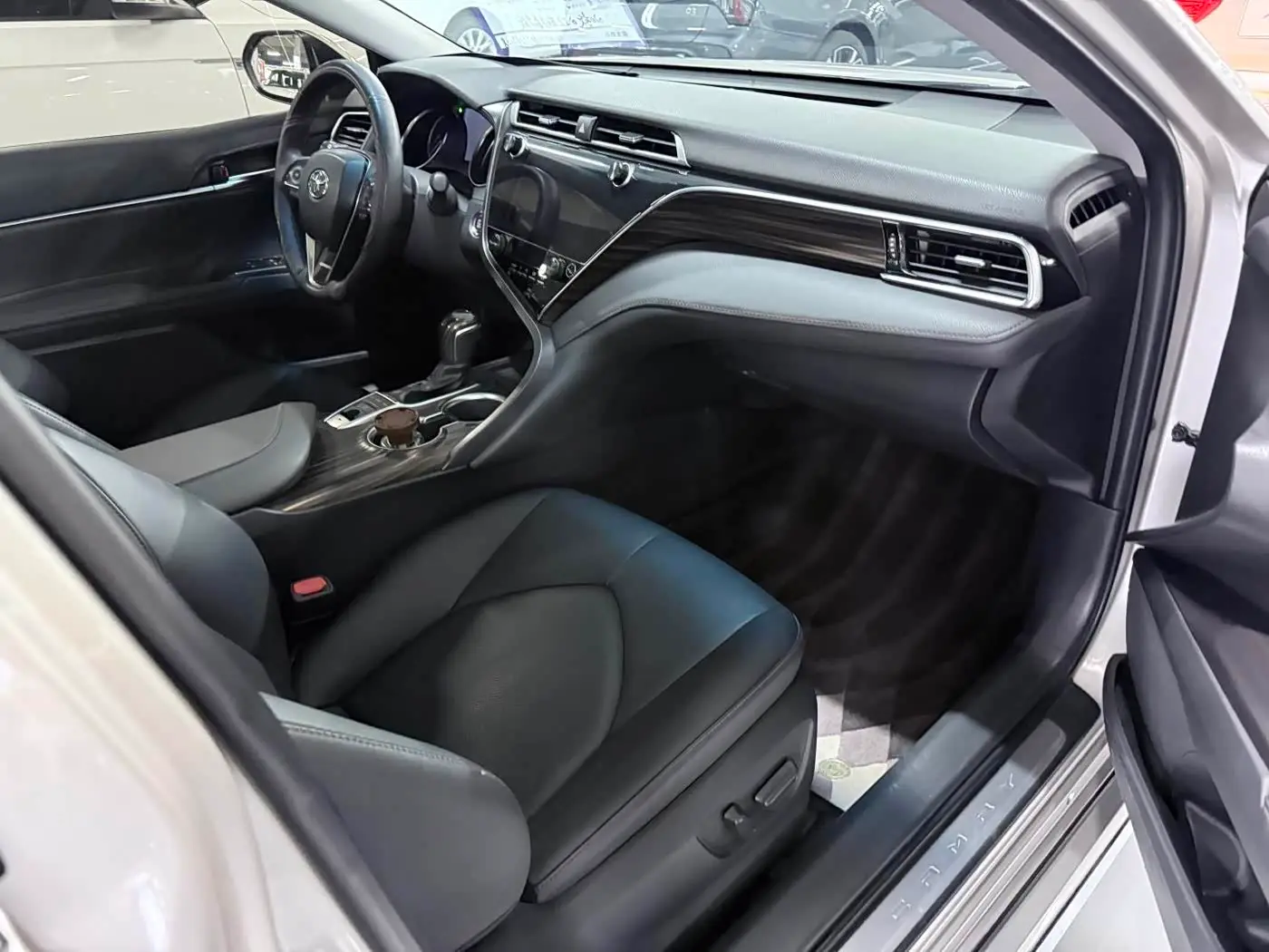 Toyota Camry 2020 — Photo 16/20