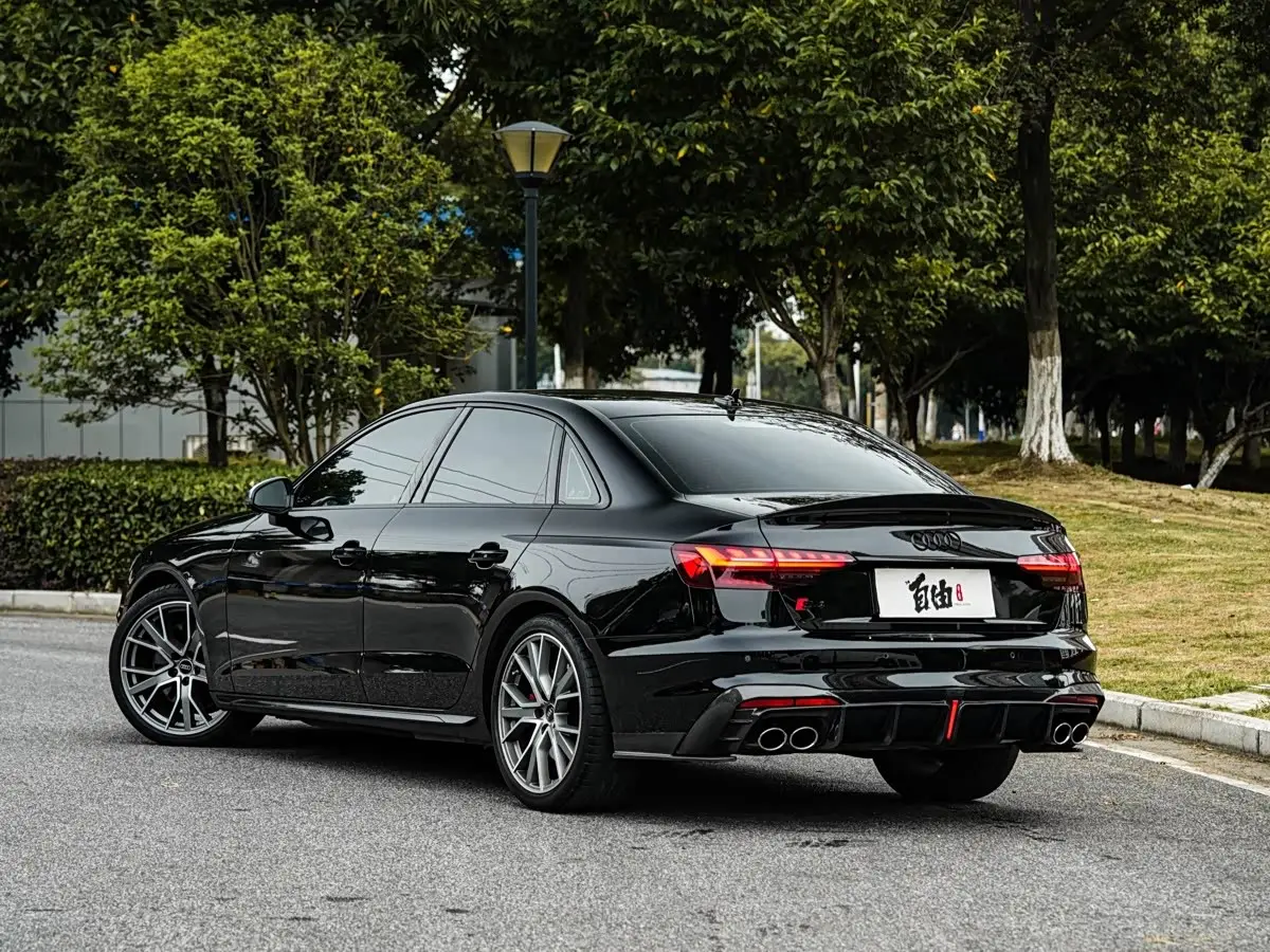 Audi S4 2023 — Фото 4/17