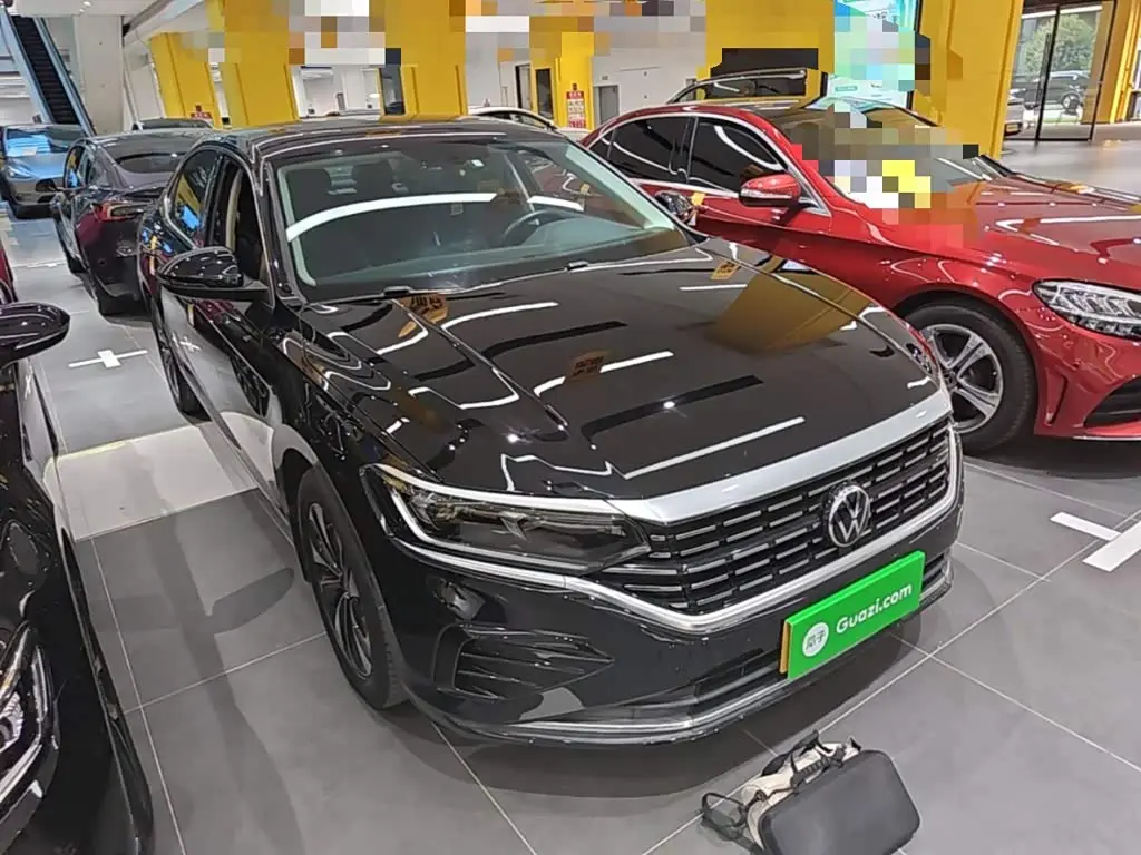 Volkswagen Passat 2021 — Photo 4/20